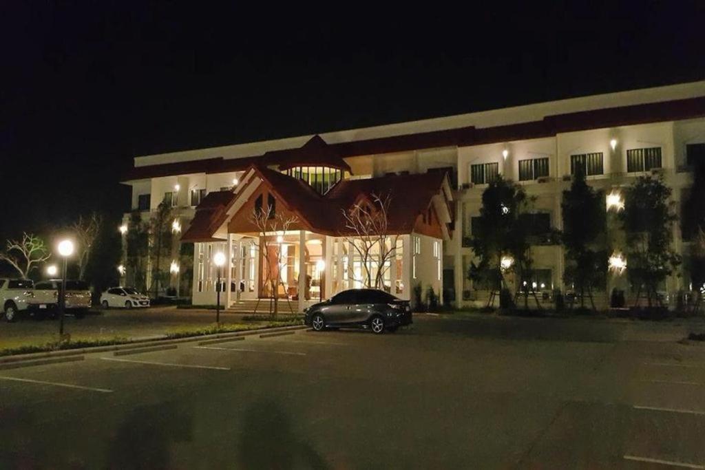 Silayok Grand Hotel Tak Ngoại thất bức ảnh